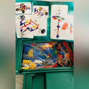 ❌SOLD❌Vintage K’NEX collection with 612 pieces
